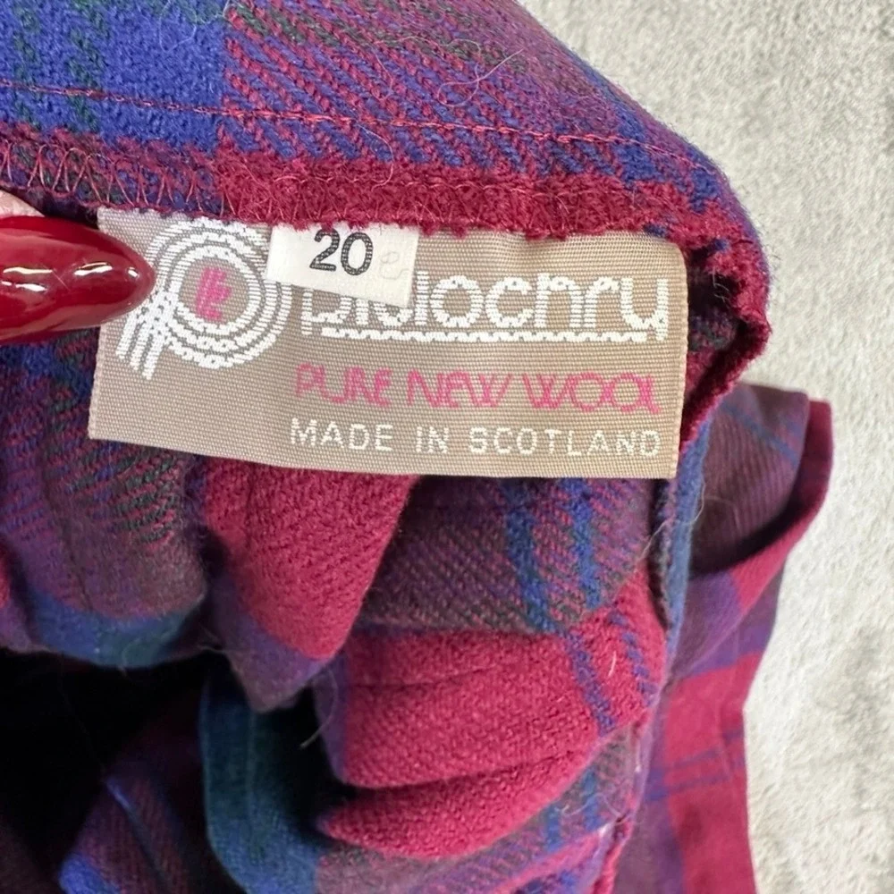 Pitlochry Scotland Plaid Wool Kilt Skirt Burgundy Purple Pleated Vintage Size 20